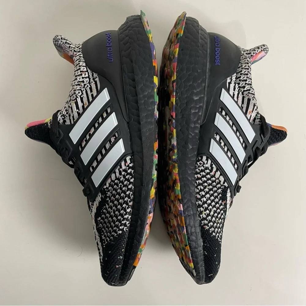ADIDAS Ultraboost 5.0 DNA LOVE UNITES PRIDE Running Shoes Mens 5.5 Black Unisex